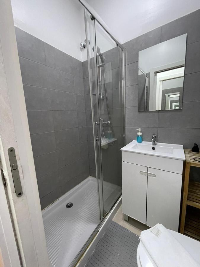 Antique M1 R1 - Amazing Double Room With Shared Bathroom In Marques Pombal Lisboa Exterior foto